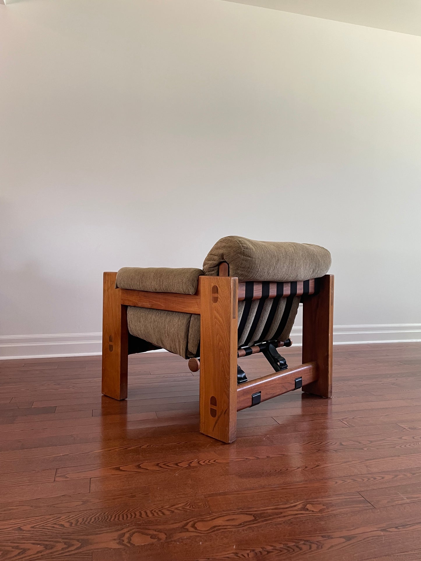 Walnut Sling Lounge Chair c/o Paul Arno, Habitat 67