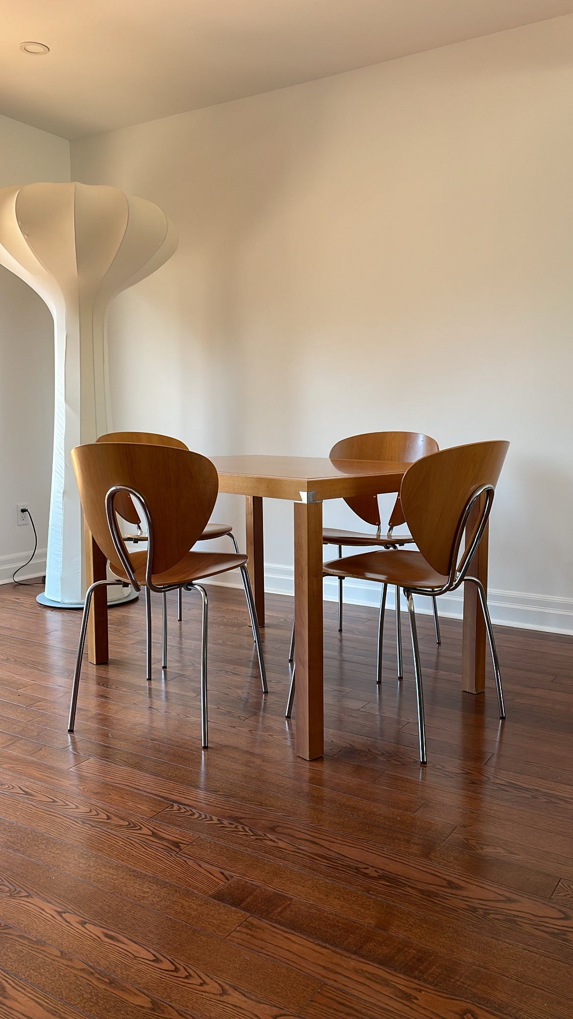 Stua Globus Stackable Dining Chairs & Table