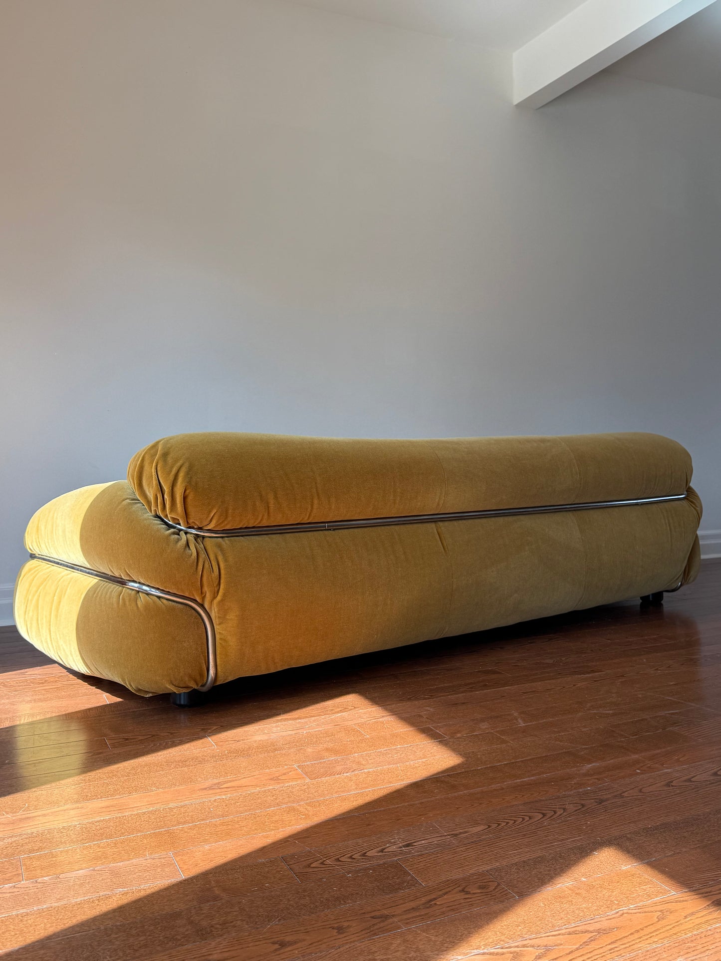 Sesann Sofa by Gianfranco Frattini for Cassina