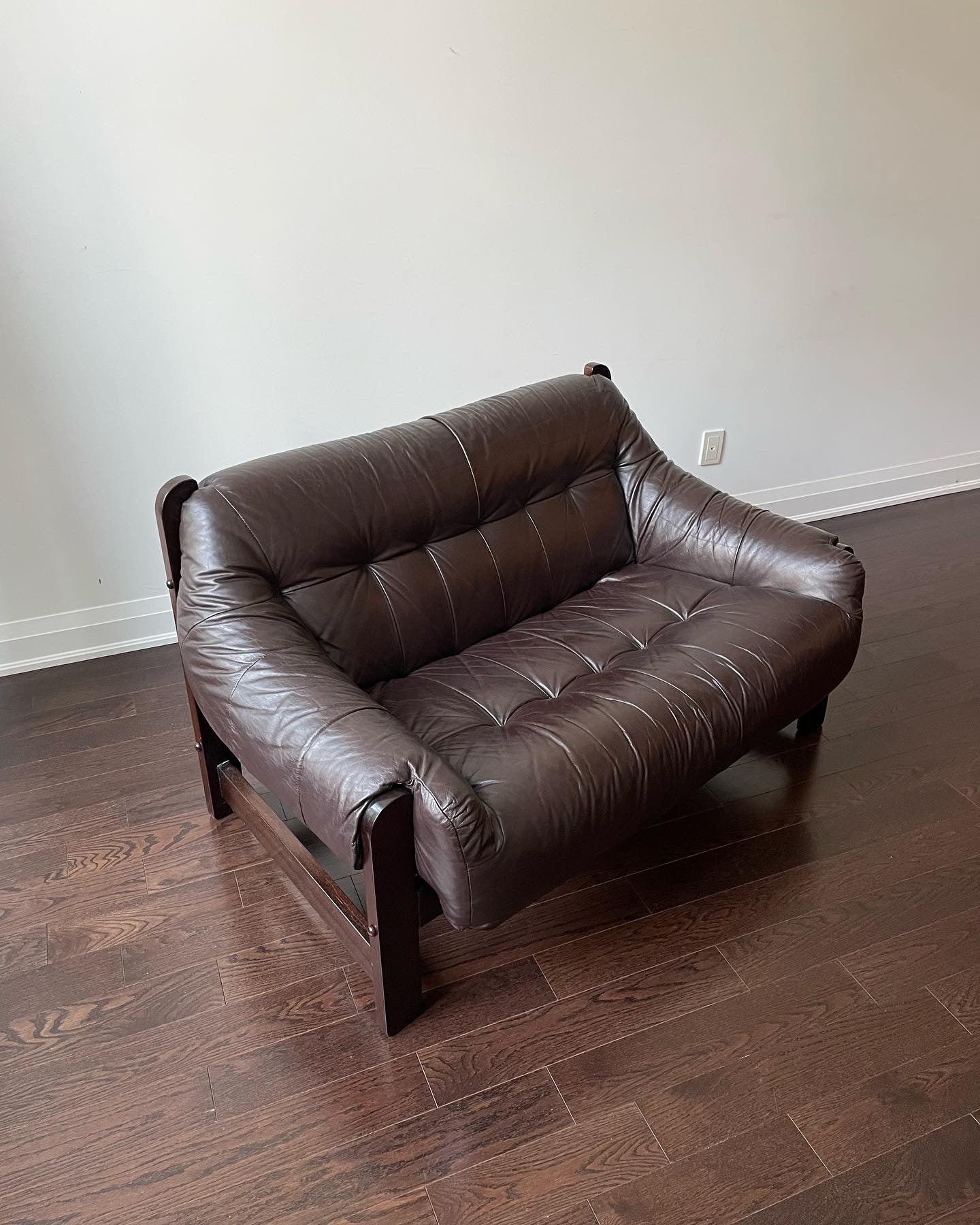 Moveis Corazza Deep Brown Leather & Rosewood Loveseat