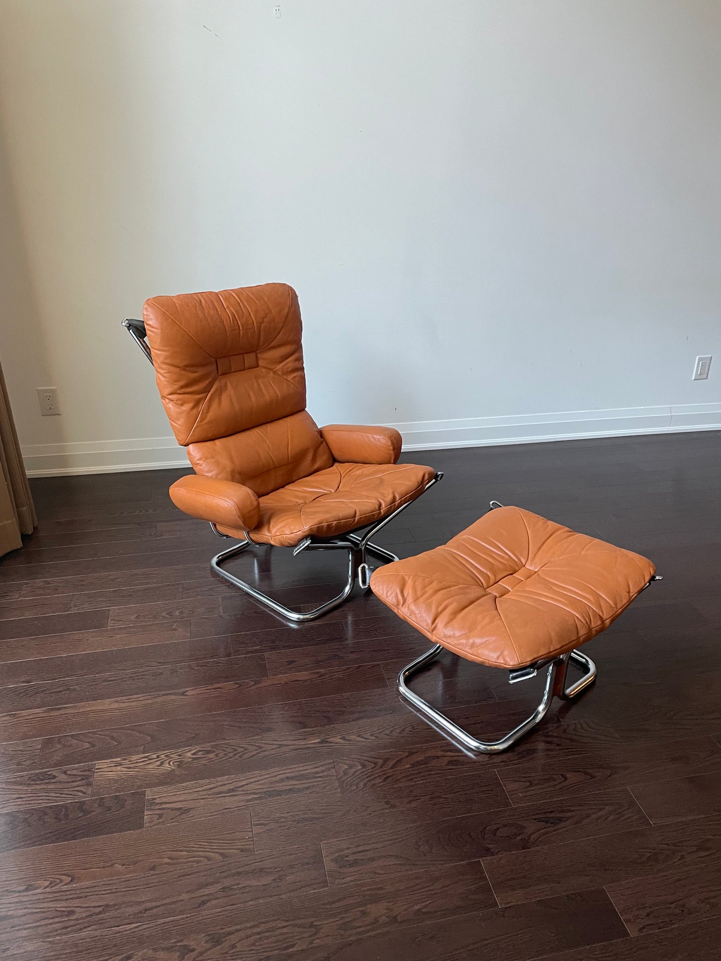 Westnofa Cognac Leather Wing Chair