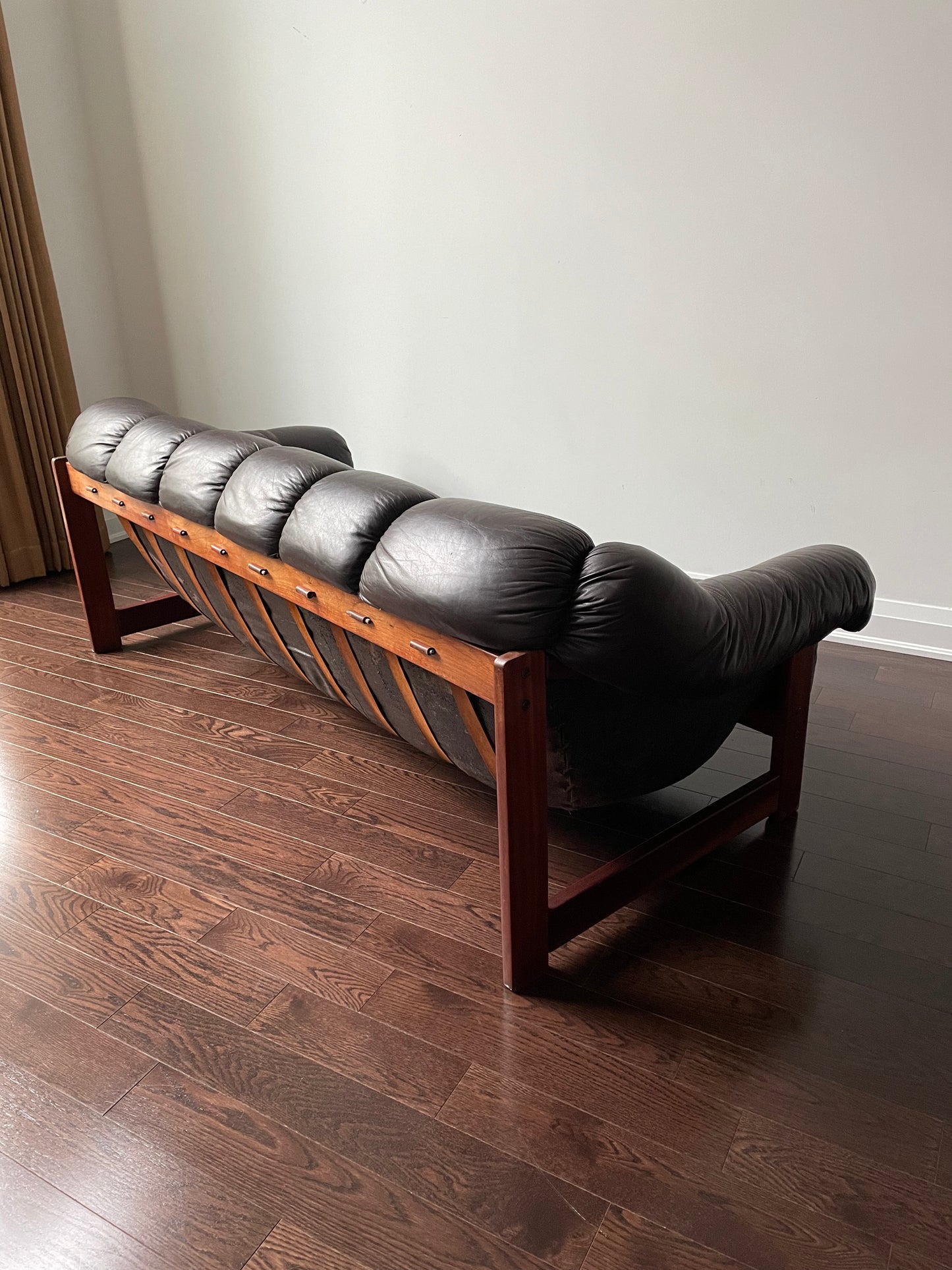 Moveis Corazza Channel Tufted Leather Sofa