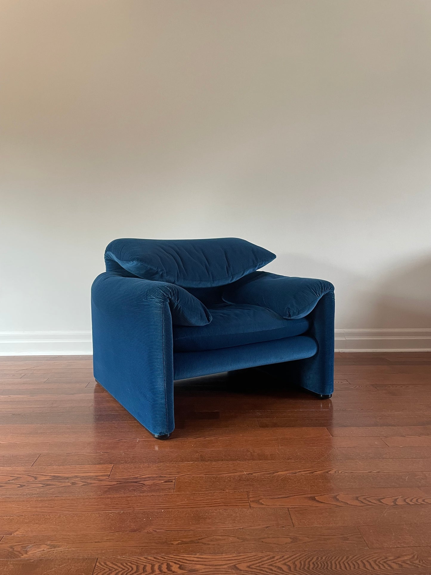 Cassina Maralunga Armchair