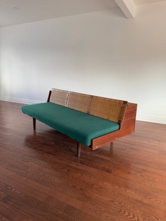 Hans Wegner GE-258 Sofa Daybed by Getama