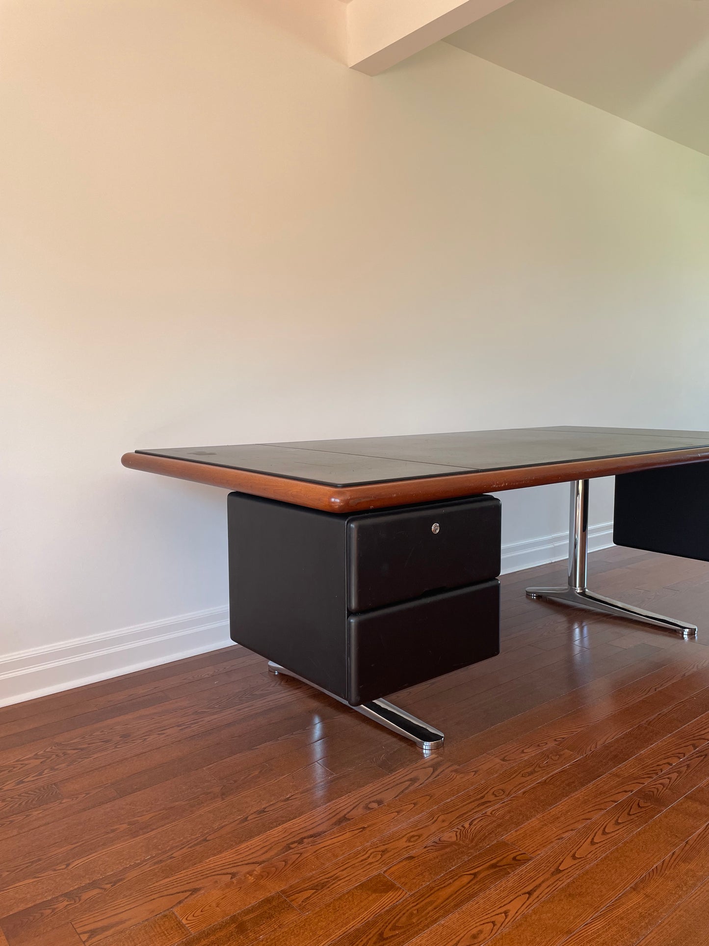 Warren Platner for Knoll Executive Desk in Leather & Cherry