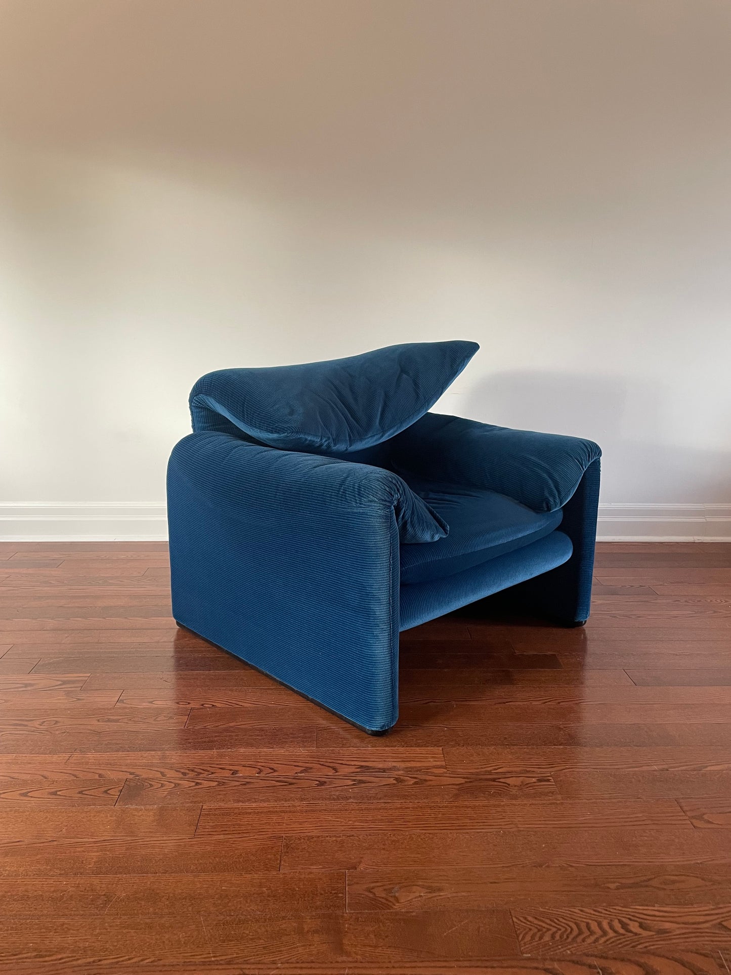 Cassina Maralunga Armchair