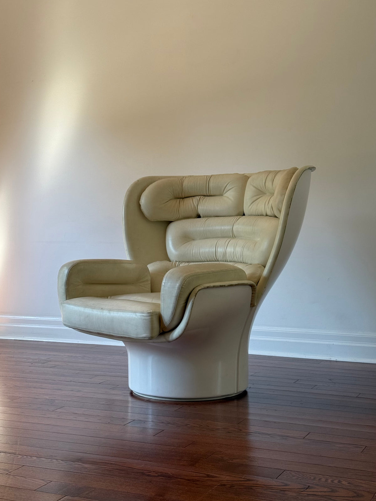 Elda Lounge Chairs by Joe Colombo for Comfort, 1960s [Price Includes Reupholstery]