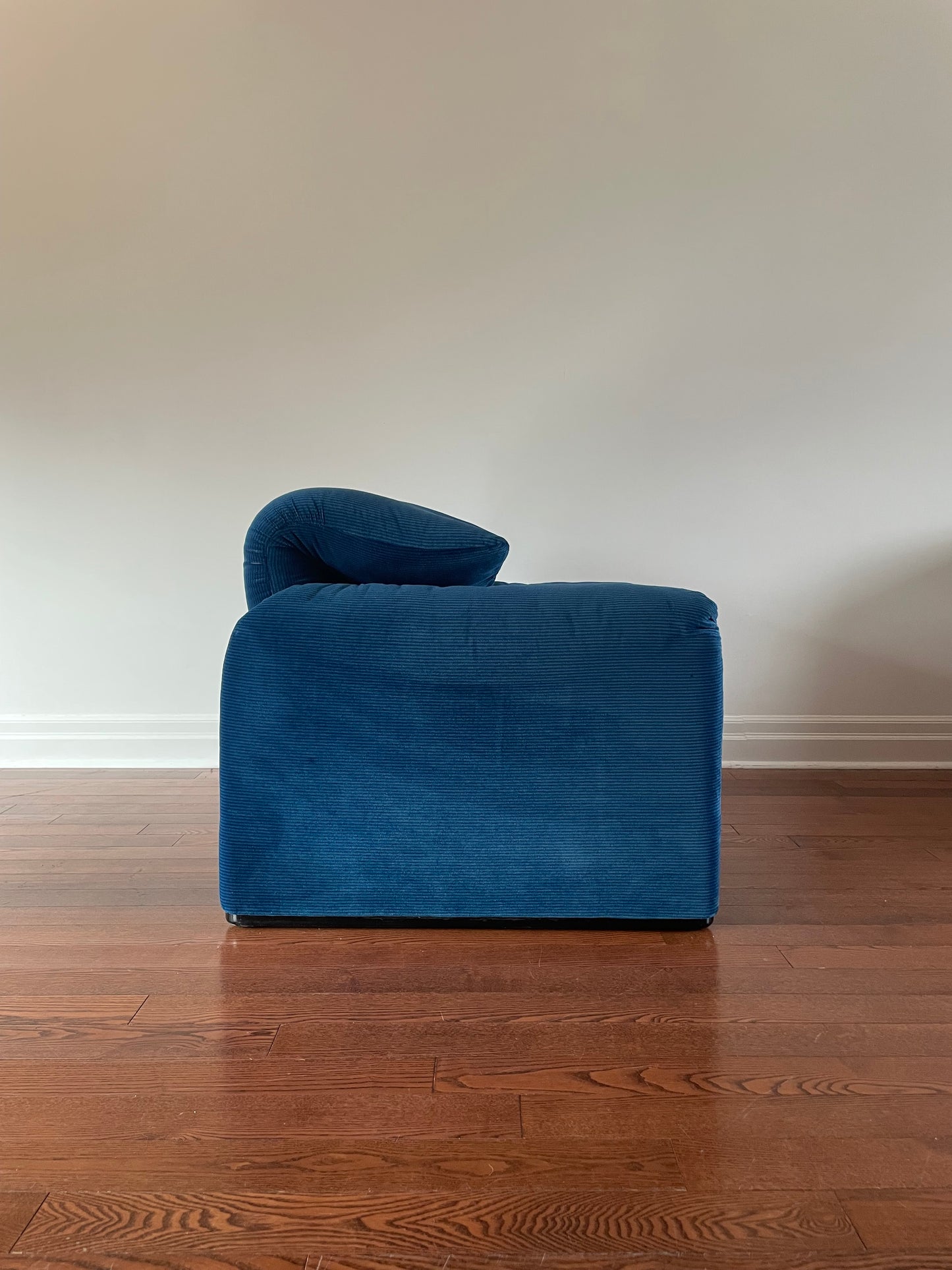 Cassina Maralunga Armchair