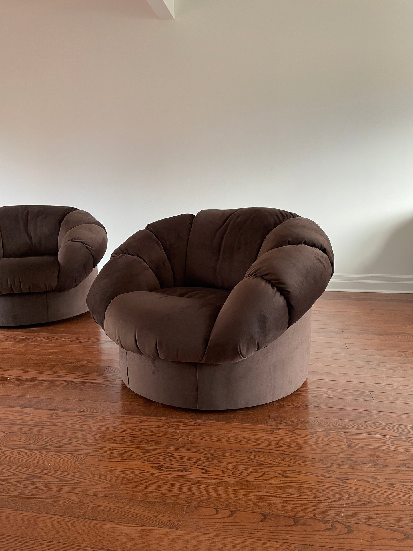 Swivel Pumpkin Chairs