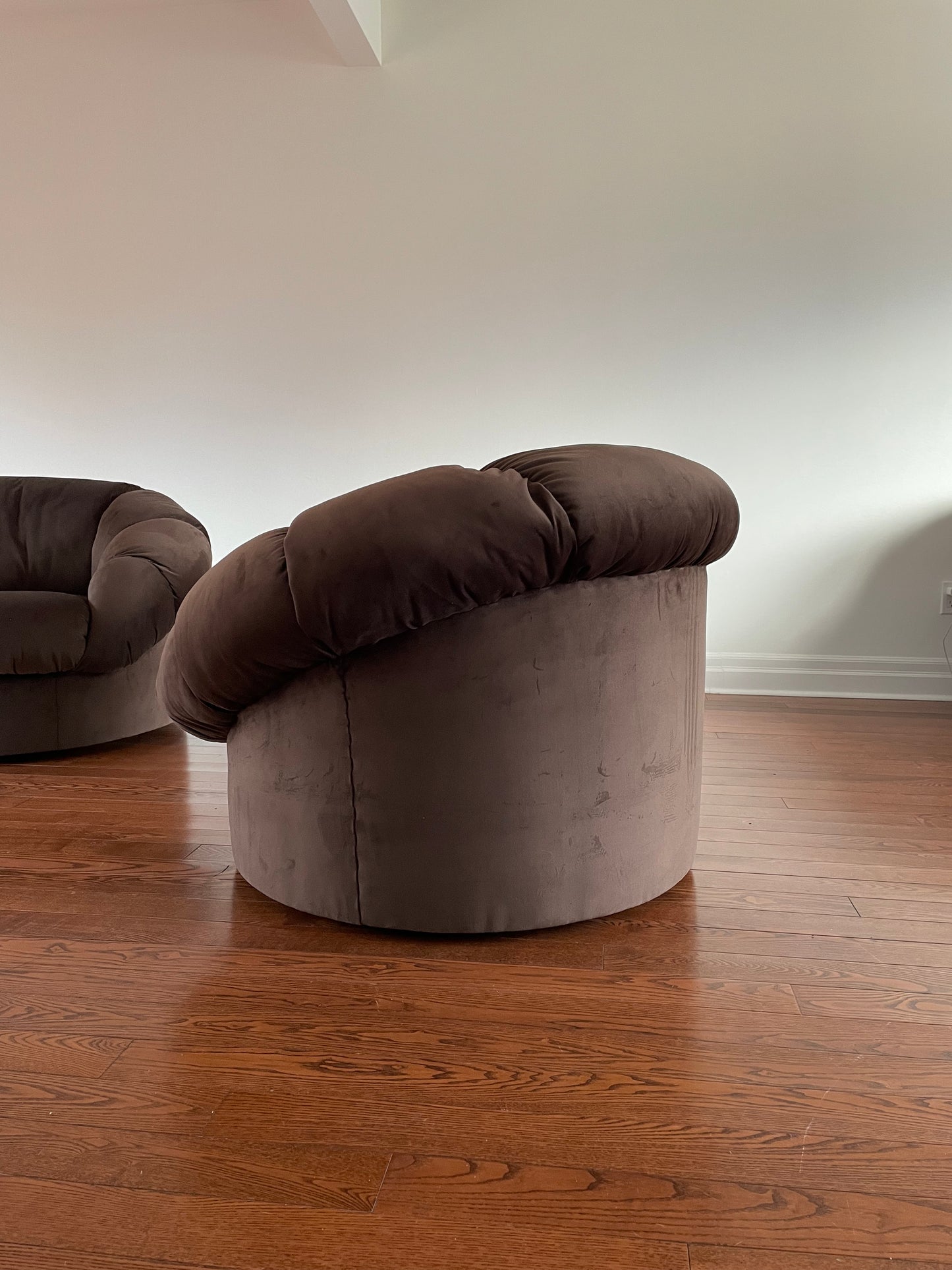 Swivel Pumpkin Chairs