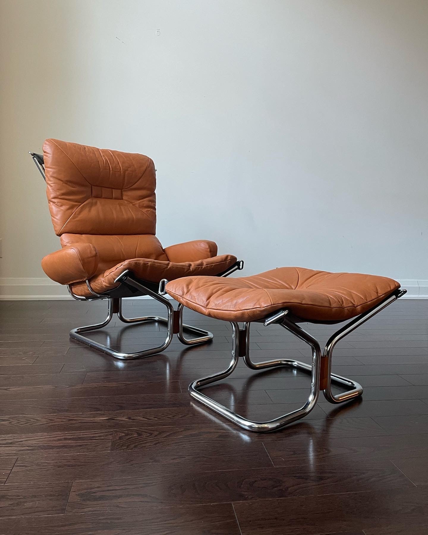 Westnofa Cognac Leather Wing Chair